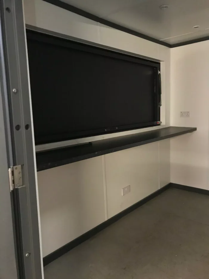 Contentor Bar 10x8 Pés – Solução Compacta para Negócios - Image 3